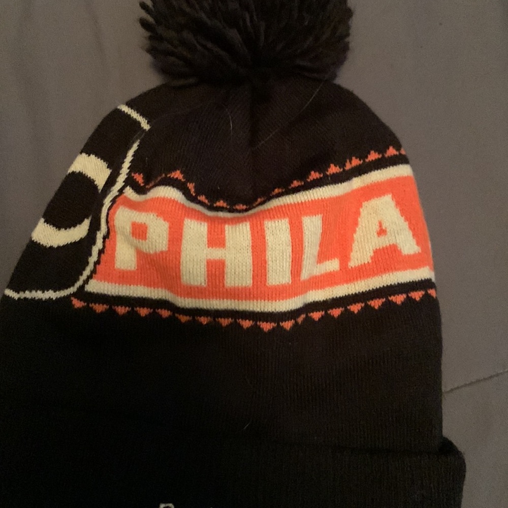 Flyers hat - Picture 3 of 4